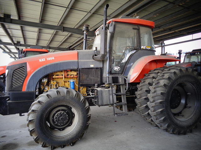 KAT 1404 tractor
