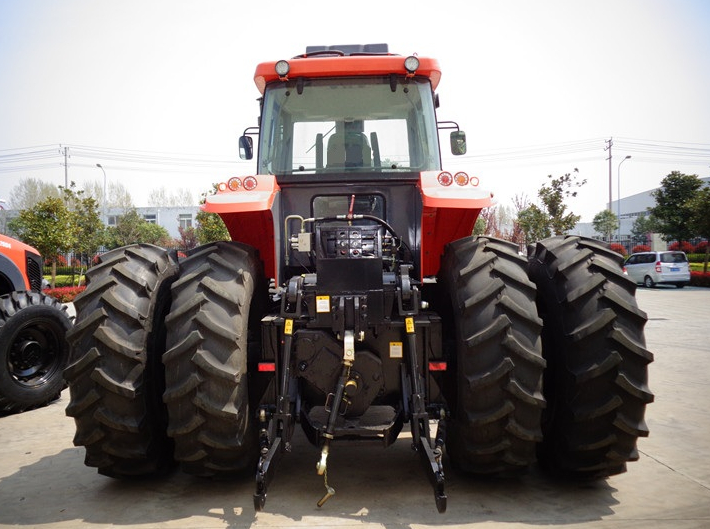 KAT 2404 tractor