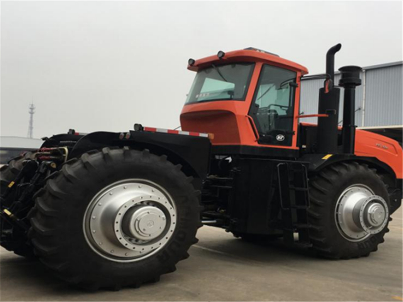 KAT4404 tractor