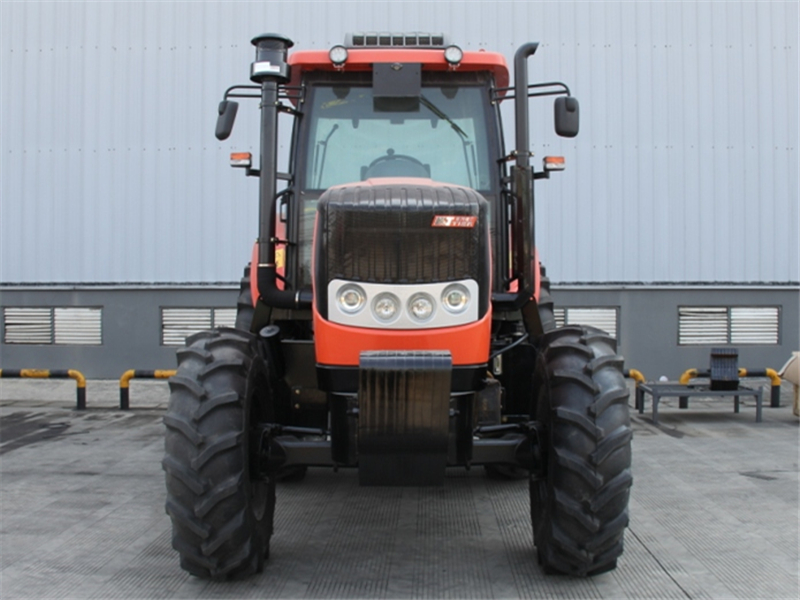 KAT 1404A tractor