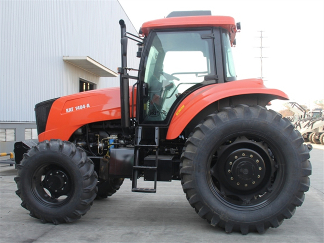 KAT 1404A tractor