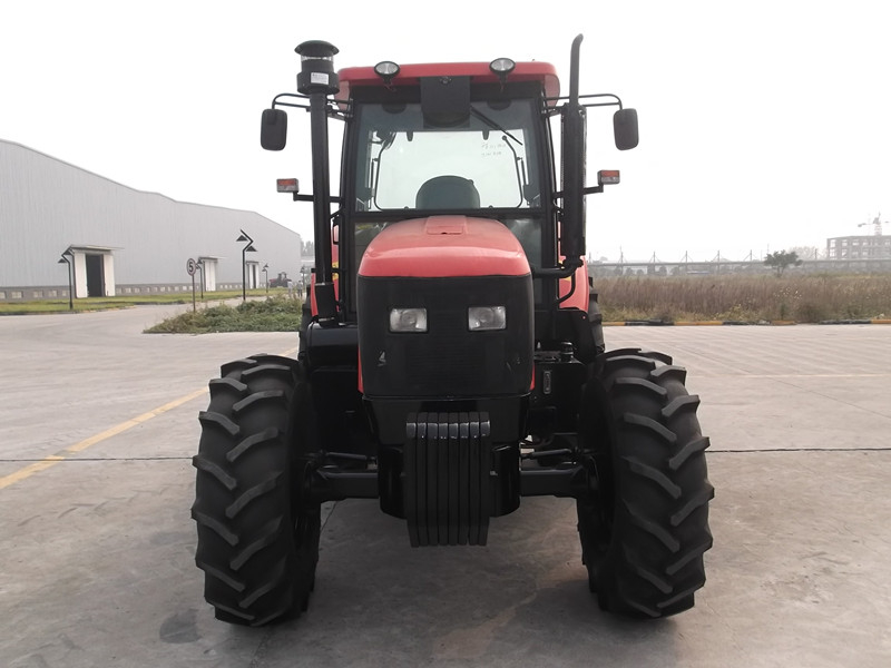 KAT 1004 tractor