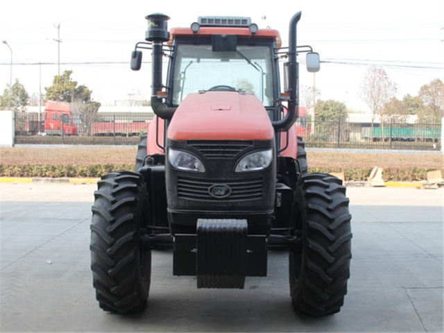 KAT 1804F tractor