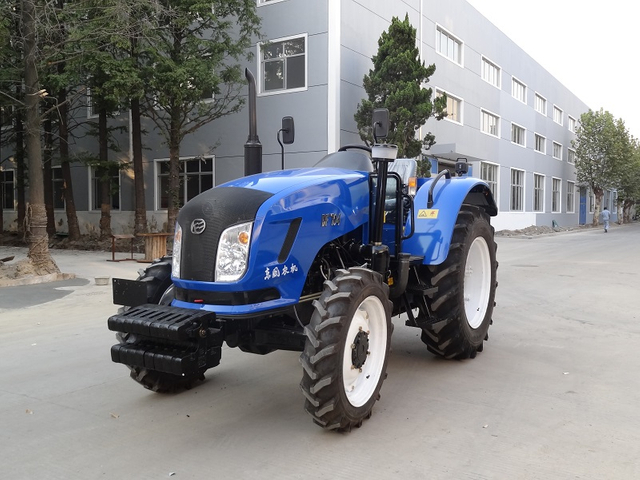 DF704 Tractor