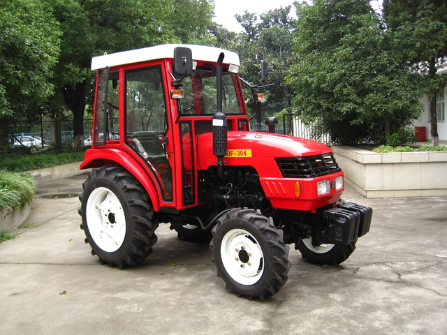 DF304EM tractor