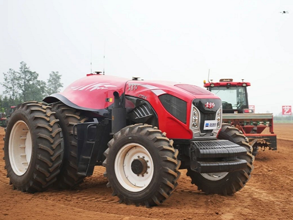 China YTO Tractor: Brilliant Blooming!