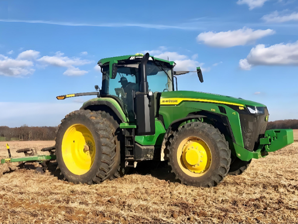 Antique Tractors Fetch Premium Prices: Are Old Farming Machines a Lucrative Investment?