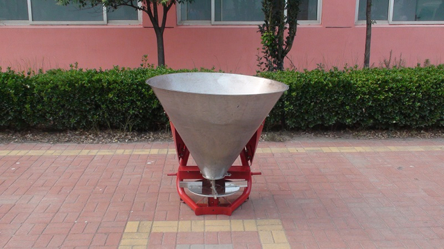 CDR Fertilizer Spreader