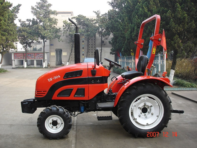 DF304EC Tractor
